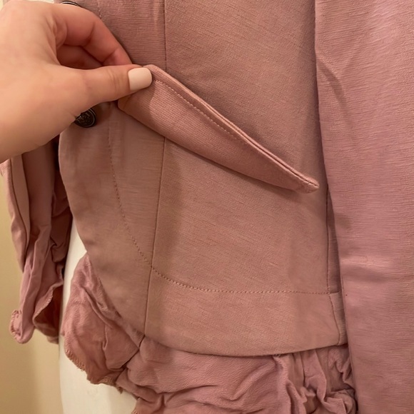 💖 Blush Pink Ruffle Cardigan - Picture 4 of 6